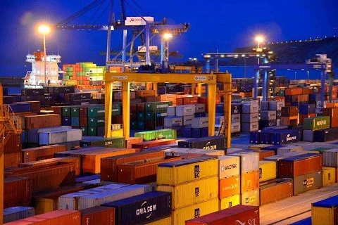 代理報關(guān)公司幫助客戶辦理進出口報關(guān)時需要具備什么資質(zhì)？