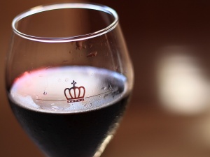 大連紅酒進(jìn)口清關(guān)代理：為您的品味之旅助力